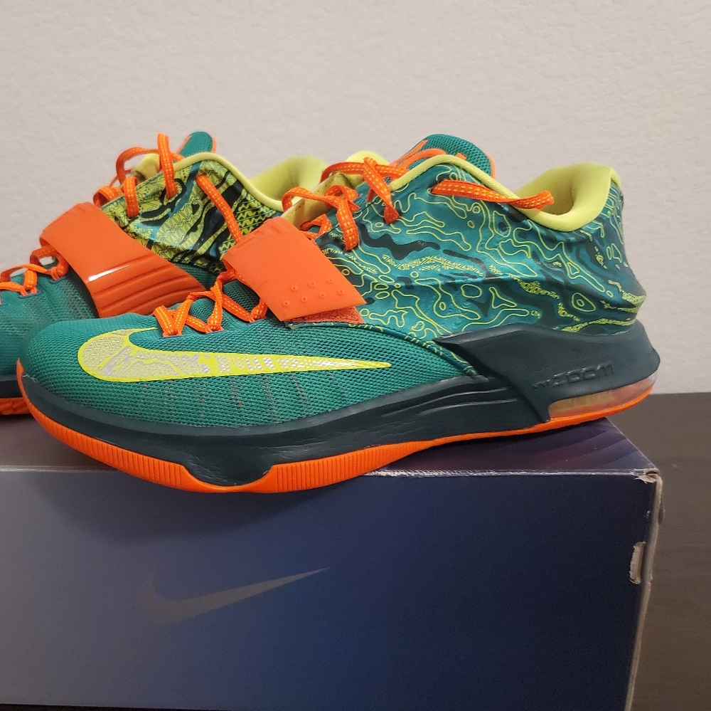 Kd7 weather man